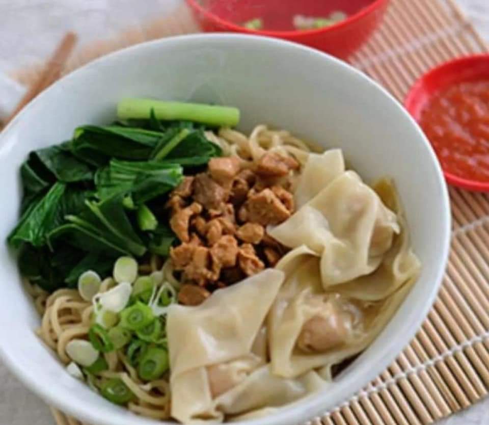 Mie Pangsit Ayam / Yamien